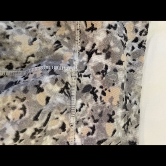 Lululemon floral leggings - Picture 3 of 3